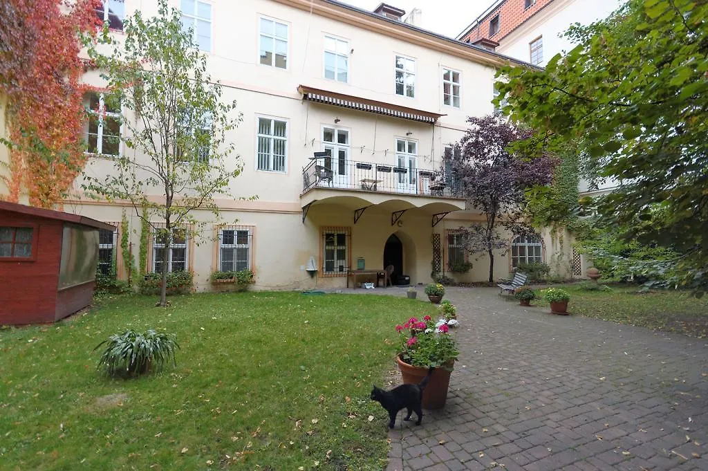 Husova Apartments Prague