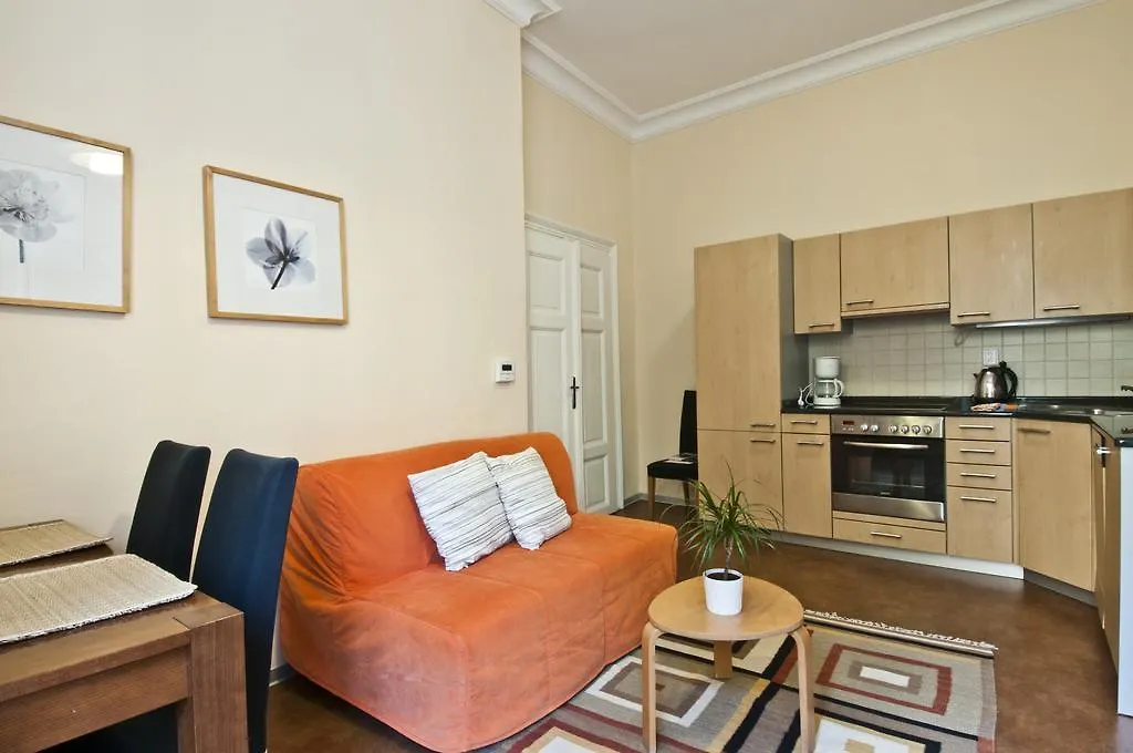 Husova Apartments Prague