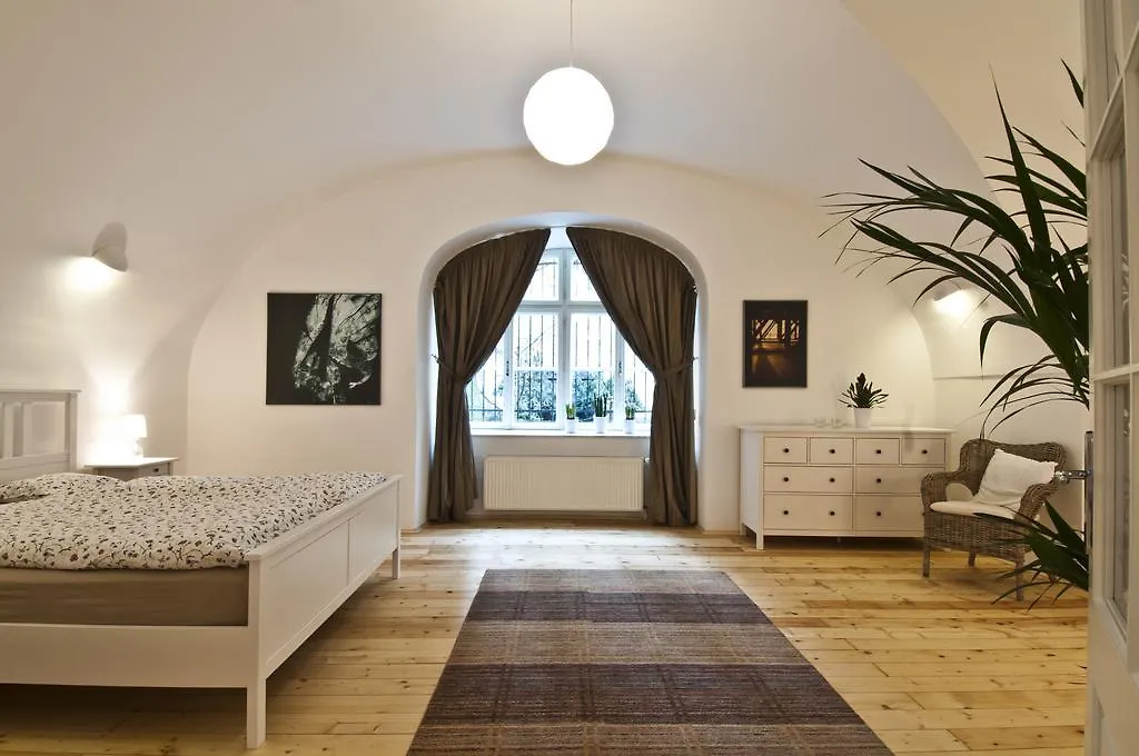 Husova Apartments Prague