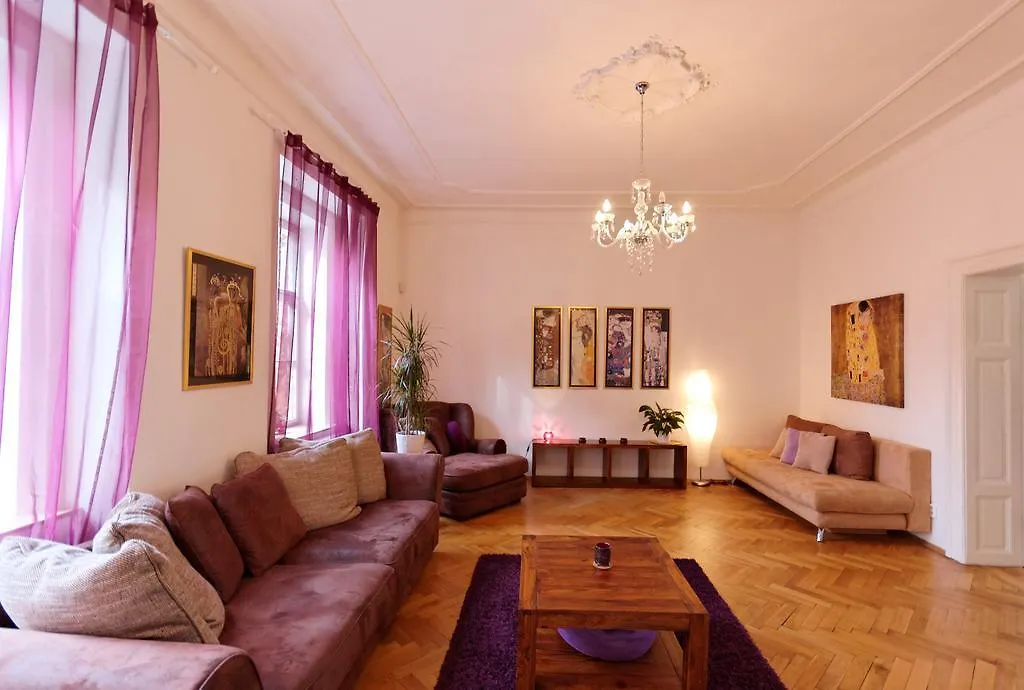 Husova Apartments Prague 0*,
